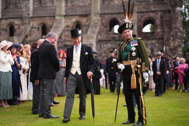 . 30 06 2026. Edinburgh, United Kingdom. King Charles III and Queen Camilla at a Garden Party in the gardens of the Palace of Holyroodhouse in Edinburgh, Scotland, United Kingdom.  xPoolx xi-Imagesx IIM-26875-0009