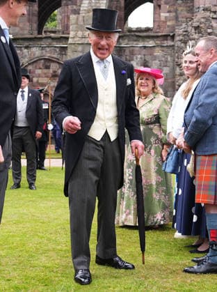 . 30 06 2026. Edinburgh, United Kingdom. King Charles III and Queen Camilla at a Garden Party in the gardens of the Palace of Holyroodhouse in Edinburgh, Scotland, United Kingdom.  xPoolx xi-Imagesx IIM-26875-0034