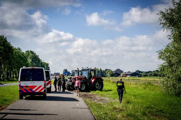 BERGAMBACHT - A group of farmers is gathering to drive to The Hague with tractors to protest against the cabinet s new nitrogen plans. The House of Representatives is debating the nitrogen plans, and dissatisfied farmers are expected to attend that debate. ROBIN UTRECHT ANP netherlands out - belgium out  Copyright: xx x562519835x originalFilename: 562519835.jpg