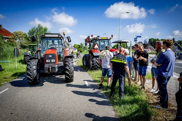 BERGAMBACHT - A group of farmers is gathering to drive to The Hague with tractors to protest against the cabinet s new nitrogen plans. The House of Representatives is debating the nitrogen plans, and dissatisfied farmers are expected to attend that debate. ROBIN UTRECHT ANP netherlands out - belgium out  Copyright: xx x562519887x originalFilename: 562519887.jpg