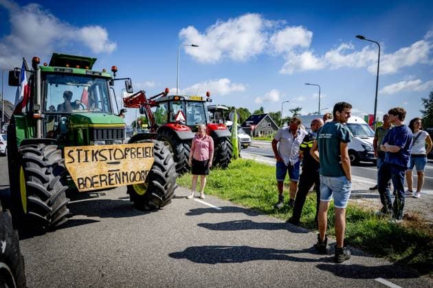 BERGAMBACHT - A group of farmers is gathering to drive to The Hague with tractors to protest against the cabinet s new nitrogen plans. The House of Representatives is debating the nitrogen plans, and dissatisfied farmers are expected to attend that debate. ROBIN UTRECHT ANP netherlands out - belgium out  Copyright: xx x562519891x originalFilename: 562519891.jpg