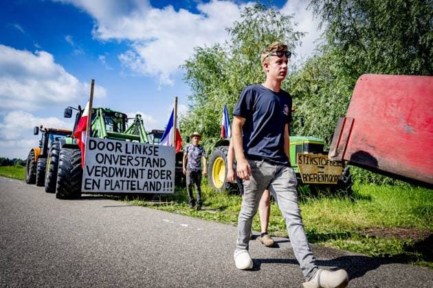 BERGAMBACHT - A group of farmers is gathering to drive to The Hague with tractors to protest against the cabinet s new nitrogen plans. The House of Representatives is debating the nitrogen plans, and dissatisfied farmers are expected to attend that debate. ROBIN UTRECHT ANP netherlands out - belgium out  Copyright: xx x562519894x originalFilename: 562519894.jpg