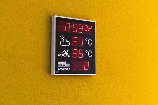 July 1, 2026, Breclav, South Moravia, Czech Republic: A display shows the time at 8:59 a.m., the air temperature of 27 degrees Celsius and water temperature of 26 degrees Celsius, and zero visitors shortly before the reopening of the municipal outdoor swimming pool in Breclav, Czech Republic, on July 1, 2026. The outdoor facility officially opened to the public at 9:00 a.m. following approximately 18 months of reconstruction as part of a CZK 530 million redevelopment project that also includes a new indoor swimming pool scheduled for completion in early 2027. Breclav Czech Republic - ZUMAc315 20260701_zsp_c315_011 Copyright: xMichaelxCabalx