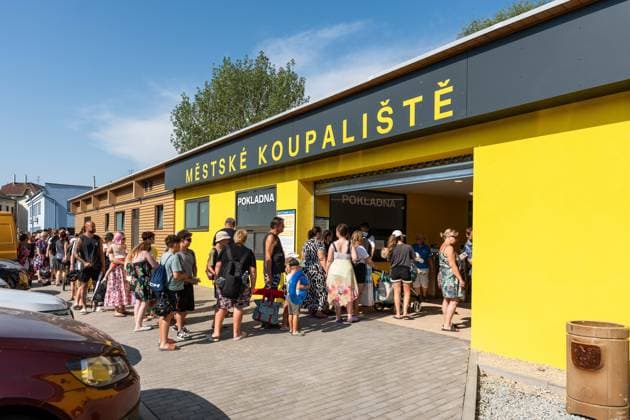 July 1, 2026, Breclav, South Moravia, Czech Republic: People wait in line outside the entrance to the municipal outdoor swimming pool before its reopening in Breclav, Czech Republic, on July 1, 2026. The outdoor facility officially opened to the public at 9:00 a.m. after approximately 18 months of reconstruction as part of a CZK 530 million redevelopment project that also includes a new indoor swimming pool scheduled for completion in early 2027. Breclav Czech Republic - ZUMAc315 20260701_zsp_c315_018 Copyright: xMichaelxCabalx