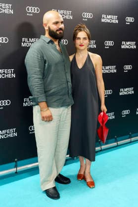 Danilo Kamperidis und Clara Vogt bei der Premiere des ARD-Film Eine Nacht in Bangkok auf dem 43. Filmfest München 2026 im Gloria Galast. München, 30.06.2026 *** Danilo Kamperidis and Clara Vogt at the premiere of the ARD film *A Night in Bangkok* at the 43rd Munich Film Festival 2026 at the Gloria Galast in Munich, June 30, 2026 Foto:xN.xKolinzx xFuturexImagex bangkok_6605