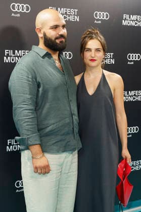 Danilo Kamperidis und Clara Vogt bei der Premiere des ARD-Film Eine Nacht in Bangkok auf dem 43. Filmfest München 2026 im Gloria Galast. München, 30.06.2026 *** Danilo Kamperidis and Clara Vogt at the premiere of the ARD film *A Night in Bangkok* at the 43rd Munich Film Festival 2026 at the Gloria Galast in Munich, June 30, 2026 Foto:xN.xKolinzx xFuturexImagex bangkok_6606