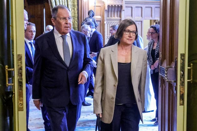 RUSSIA, MOSCOW - JULY 1, 2026: Mirjana Spoljaric (R), president of the International Committee of the Red Cross (ICRC), and Russia s Foreign Minister Sergei Lavrov meet at the Russian Foreign Ministry s Reception House. Sergei Fadeichev TASS  94538389
