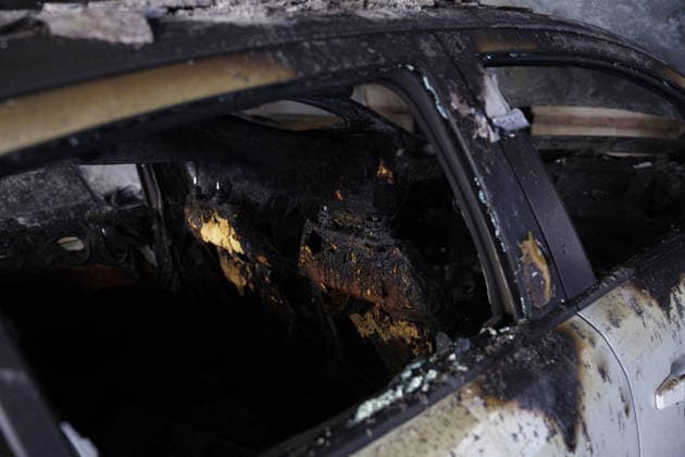 Burned vehicles after incendiary attacks in Thessaloniki THESSALONIKI, GREECE - JULY 1: A view of burned vehicles on the roof of an apartment building in Thessaloniki, Greece on July 1, 2026. A barrage of attacks with improvised incendiary devices (gas canisters) occurred in the early hours of the morning in Thessaloniki, targeting the entrances of apartment buildings where New Democracy officials reside or used to reside. Achilleas Chiras Anadolu Thessaloniki Greece. Editorial use only. Please get in touch for any other usage.  Copyright: x2026xAnadoluxAchilleasxChirasx