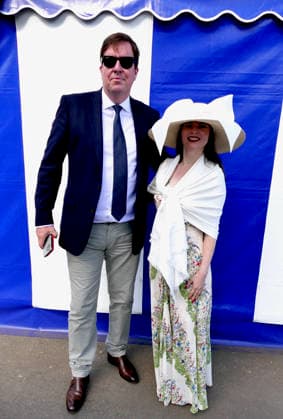 Henley Royal Regatta Fashion Day 2 People arrive in their finery in the sunshine on the second day of the event. General atmosphere on day two of the Henley Royal Regatta held along the banks of The River Thames in Oxfordshire., Credit:Geoffrey Swaine Geoff Swaine - B4563 Avalon UK, Oxfordshire, Henley on Thames  Copyright: xGeoffreyxSwainex xGeoffxSwainex-xB4563x xAvalonx 1113721965