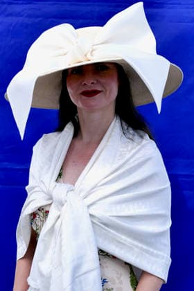 Henley Royal Regatta Fashion Day 2 People arrive in their finery in the sunshine on the second day of the event. General atmosphere on day two of the Henley Royal Regatta held along the banks of The River Thames in Oxfordshire., Credit:Geoffrey Swaine Geoff Swaine - B4563 Avalon UK, Oxfordshire, Henley on Thames  Copyright: xGeoffreyxSwainex xGeoffxSwainex-xB4563x xAvalonx 1113722029