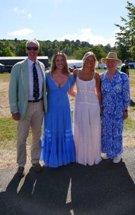 Henley Royal Regatta Fashion Day 2 People arrive in their finery in the sunshine on the second day of the event. General atmosphere on day two of the Henley Royal Regatta held along the banks of The River Thames in Oxfordshire., Credit:Geoffrey Swaine Geoff Swaine - B4563 Avalon UK, Oxfordshire, Henley on Thames  Copyright: xGeoffreyxSwainex xGeoffxSwainex-xB4563x xAvalonx 1113722220