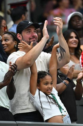 2026 Wimbledon - Serena Williams Family Serena Williams’s family during Serena Williams first round match at the 2025 Wimbledon Tennis Championships at the AELTC in London, GREAT BRITAIN, on JuNE 30, 2026. Photo by Corinne Dubreuil ABACAPRESS.COM London United Kingdom  Copyright: xDubreuilxCorinne ABACAx