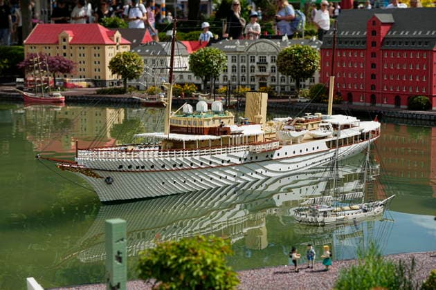 DENMARK Report from Legoland with the Royal Yacht Dannebrog built in Lego The Royal Yacht Dannebrog at Legoland in Billund, Wednesday, July 1, 2026. The new construction in Miniland is inspired by Copenhagen Harbor. The area is built at a scale of 1:20, which gives the model of the Royal Yacht a length of over four meters. 225, 000 bricks have been used for the construction of the Royal Yacht Dannebrog, and it has taken 800 hours to build the ship. (Photo: Bo Amstrup Scanpix 2026) , Billund Denmark *** DENMARK Report from Legoland featuring the Royal Yacht Dannebrog built from Lego The Royal Yacht Dannebrog at Legoland in Billund, Wednesday, July 1, 2026 The new structure in Miniland is inspired by Copenhagen Harbor The area is built to a  Copyright: BoxAmstrupx spdk20260701-121924-L