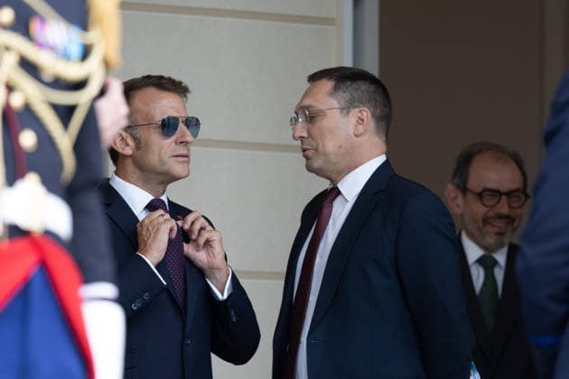 Grand Duke Guillaume and Grand Duchess Stephanie of Luxembourg received at Elysee French President Emmanuel Macron with sunglasses waiting arrival of Grand Duke Guillaume of Luxembourg and Grand Duchess Stephanie of Luxembourg before a meeting at Elysee Palace, Paris France on July 1 2026. Photo by Raphael Lafargue ABACAPRESS.COM Paris France  Copyright: xLafarguexRaphael ABACAx