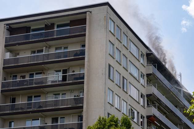 the scene of a fire in an apartment building in the August Vermeylenlaan street in Antwerp on Wednesday 01 July 2026. According to the first information the fire broke out on the eighth level of the 10-floor building.  JONASxROOSENS 180080296