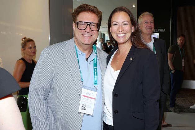 Francis Fulton-Smith und Caroline Bosbach beim Wirtschaftsgipfel EuroMinds 2026 im Radisson Blu Hotel. Hamburg, 01.07.2026 *** Francis Fulton Smith and Caroline Bosbach at the EuroMinds 2026 Economic Summit at the Radisson Blu Hotel in Hamburg, July 1, 2026 Foto:xgbrcix xFuturexImagex eurominds_6723