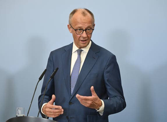 Merz, Rutte and Pistorius hold press conference in Berlin BERLIN, GERMANY - JULY 01: Following the meeting of the German cabinet at the Federal Ministry of Defence, German Chancellor Friedrich Merz, NATO Secretary General Mark Rutte (not seen), and German Defence Minister Boris Pistorius (not seen) hold a press conference in Berlin, Germany on July 01, 2026. Halil Sagirkaya Anadolu Berlin Germany. Editorial use only. Please get in touch for any other usage.  Copyright: x2026xAnadoluxHalilxSagirkayax