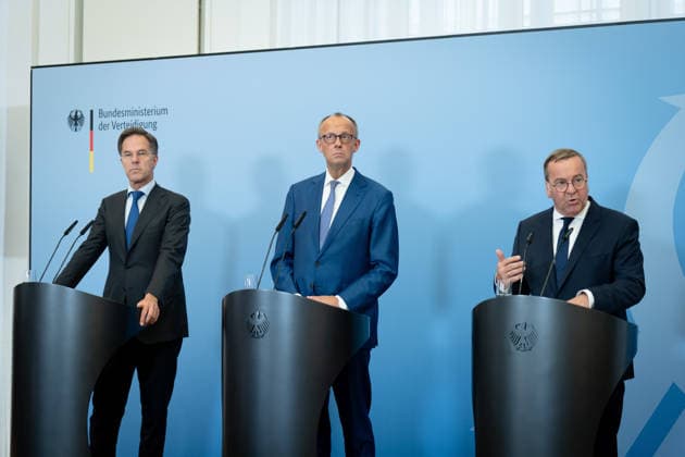 PK, Bundesministerium der Verteidigung Berlin, Bundesministerium der Verteidigung, Bundesverteidigungsminister, Boris Pistorius Bundeskanzler, Friedrich Merz NATO-Generalsekretär, Mark Rutte Berlin Berlin GER *** PK, Federal Ministry of Defense, Berlin, Federal Ministry of Defense, Federal Minister of Defense, Boris Pistorius, Federal Chancellor, Friedrich Merz, NATO Secretary General, Mark Rutte, Berlin, Berlin, GER