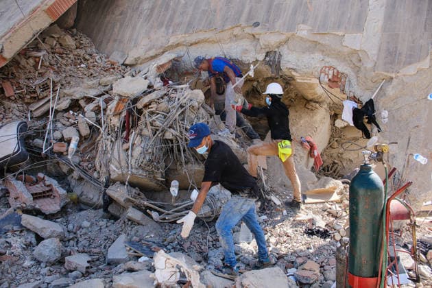 Rescue operations underway after building collapses in Venezuela LA GUAIRA STATE, VENEZUELA- JULY 1: A view of collapsed buildings in the Playa Grande area of La Guaira State, Venezuela, on July 1, 2026, following severe devastation in the region. The Playa Grande area was among the hardest-hit locations, where dozens of buildings collapsed. Search and rescue operations continued as teams worked to locate possible survivors beneath the rubble. Diko Betancourt Anadolu La Guaira State Venezuela. Editorial use only. Please get in touch for any other usage.  Copyright: x2026xAnadoluxDikoxBetancourtx