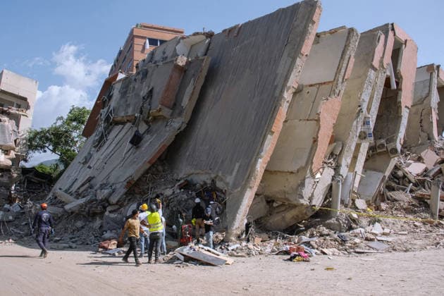 Rescue operations underway after building collapses in Venezuela LA GUAIRA STATE, VENEZUELA- JULY 1: A view of collapsed buildings in the Playa Grande area of La Guaira State, Venezuela, on July 1, 2026, following severe devastation in the region. The Playa Grande area was among the hardest-hit locations, where dozens of buildings collapsed. Search and rescue operations continued as teams worked to locate possible survivors beneath the rubble. Diko Betancourt Anadolu La Guaira State Venezuela. Editorial use only. Please get in touch for any other usage.  Copyright: x2026xAnadoluxDikoxBetancourtx