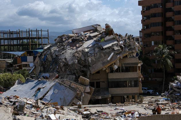 Rescue operations underway after building collapses in Venezuela LA GUAIRA STATE, VENEZUELA- JULY 1: A view of collapsed buildings in the Playa Grande area of La Guaira State, Venezuela, on July 1, 2026, following severe devastation in the region. The Playa Grande area was among the hardest-hit locations, where dozens of buildings collapsed. Search and rescue operations continued as teams worked to locate possible survivors beneath the rubble. Diko Betancourt Anadolu La Guaira State Venezuela. Editorial use only. Please get in touch for any other usage.  Copyright: x2026xAnadoluxDikoxBetancourtx