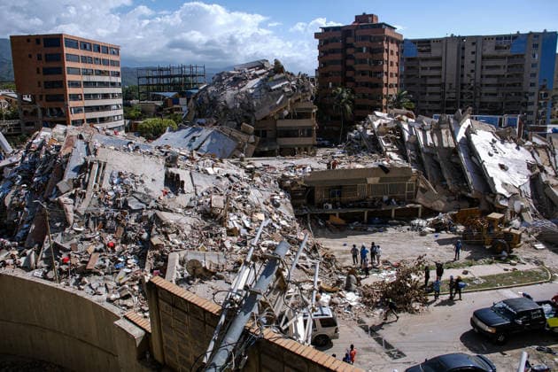 Rescue operations underway after building collapses in Venezuela LA GUAIRA STATE, VENEZUELA- JULY 1: A view of collapsed buildings in the Playa Grande area of La Guaira State, Venezuela, on July 1, 2026, following severe devastation in the region. The Playa Grande area was among the hardest-hit locations, where dozens of buildings collapsed. Search and rescue operations continued as teams worked to locate possible survivors beneath the rubble. Diko Betancourt Anadolu La Guaira State Venezuela. Editorial use only. Please get in touch for any other usage.  Copyright: x2026xAnadoluxDikoxBetancourtx