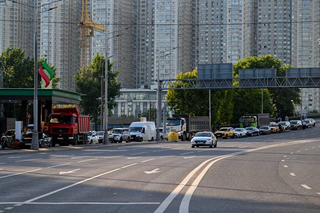 Russia expands fuel sales restrictions amid supply shortages RUSSIA, MOSCOW - JUNE 30: A view of long queues of cars forming at fuel stations amid widespread fuel restrictions in Moscow, Russia on June 30, 2026. Fuel sales restrictions have been introduced in more than 40 regions across Russia as the government considers additional measures, including a possible ban on diesel exports, to address domestic supply shortages. In Moscow, Kursk and Bryansk, fuel sales are limited to vehicle fuel tanks, while purchases using portable containers such as jerry cans are not allowed. Shortages have mainly affected AI-92 and AI-95 gasoline grades, while diesel fuel remains more readily available. Sefa Karacan Anadolu Moscow Russia. Editorial use only  Copyright: x2026xAnadoluxSefaxKaracanx