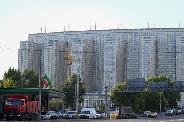 Russia expands fuel sales restrictions amid supply shortages RUSSIA, MOSCOW - JUNE 30: A view of long queues of cars forming at fuel stations amid widespread fuel restrictions in Moscow, Russia on June 30, 2026. Fuel sales restrictions have been introduced in more than 40 regions across Russia as the government considers additional measures, including a possible ban on diesel exports, to address domestic supply shortages. In Moscow, Kursk and Bryansk, fuel sales are limited to vehicle fuel tanks, while purchases using portable containers such as jerry cans are not allowed. Shortages have mainly affected AI-92 and AI-95 gasoline grades, while diesel fuel remains more readily available. Sefa Karacan Anadolu Moscow Russia. Editorial use only  Copyright: x2026xAnadoluxSefaxKaracanx