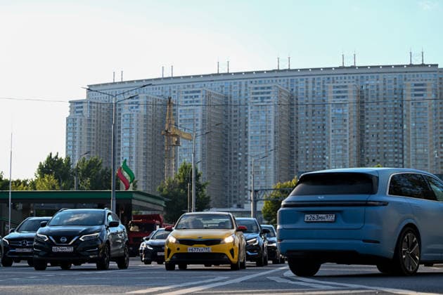 Russia expands fuel sales restrictions amid supply shortages RUSSIA, MOSCOW - JUNE 30: A view of long queues of cars forming at fuel stations amid widespread fuel restrictions in Moscow, Russia on June 30, 2026. Fuel sales restrictions have been introduced in more than 40 regions across Russia as the government considers additional measures, including a possible ban on diesel exports, to address domestic supply shortages. In Moscow, Kursk and Bryansk, fuel sales are limited to vehicle fuel tanks, while purchases using portable containers such as jerry cans are not allowed. Shortages have mainly affected AI-92 and AI-95 gasoline grades, while diesel fuel remains more readily available. Sefa Karacan Anadolu Moscow Russia. Editorial use only  Copyright: x2026xAnadoluxSefaxKaracanx