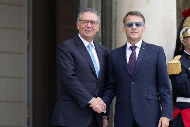 Emmanuel Macron meets with Portugal President - Paris French President Emmanuel Macron welcomes Portugal s President Antonio Jose Seguro upon his arrival at the Elysee Presidential Palace in Paris on July 1, 2026 ahead of their bilateral meeting. Photo by Raphael Lafargue ABACAPRESS.COM Paris France  Copyright: xLafarguexRaphael ABACAx