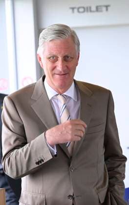King Philippe Visits Red Side Academy KORTRIJK, BELGIUM - JULY 01: King Philippe of Belgium pictured discovering the activities of Red Side Academy in KV Kortrijk Training Center on July 01, 2026 in Kortrijk, Belgium, 01 07 2026 Kortrijk Belgium  Copyright: xPhilipxReynaersx