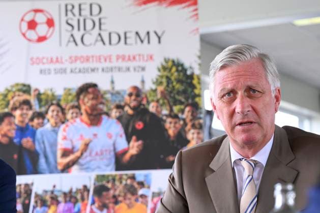 King Philippe Visits Red Side Academy KORTRIJK, BELGIUM - JULY 01: King Philippe of Belgium pictured discovering the activities of Red Side Academy in KV Kortrijk Training Center on July 01, 2026 in Kortrijk, Belgium, 01 07 2026 Kortrijk Belgium  Copyright: xPhilipxReynaersx
