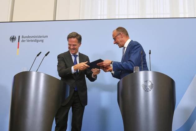 Berlin, Deutschland, 01.07.2026: Bundesverteidigungsministerium: Pressekonferenz nach Kabinettssitzung: Nato-Generalsekretär Mark Rutte und Bundeskanzler Friedrich Merz (CDU) *** Berlin, Germany, July 1, 2026 Federal Ministry of Defense Press Conference Following Cabinet Meeting NATO Secretary General Mark Rutte and Federal Chancellor Friedrich Merz (CDU) Copyright: xdtsxNachrichtenagenturx dts_125915