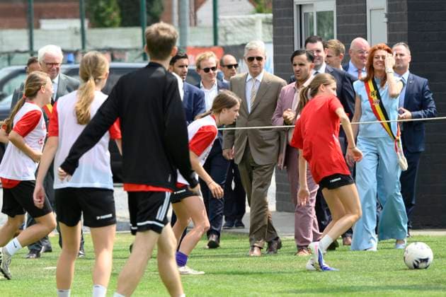 King Philippe Visits Red Side Academy KORTRIJK, BELGIUM - JULY 01: King Philippe of Belgium pictured discovering the activities of Red Side Academy in KV Kortrijk Training Center on July 01, 2026 in Kortrijk, Belgium, 01 07 2026 Kortrijk Belgium  Copyright: xPhilipxReynaersx