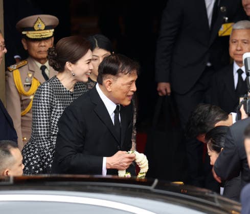 King Rama X of Thailand, Queen Suthida, and Princess Sirivannavari leaving hotel Le Meurice in Paris King Rama X of Thailand, Queen Suthida, and Princess Sirivannavari leaving hotel Le Meurice in Paris, France on July 1, 2026  Copyright: xDidierxFereyx