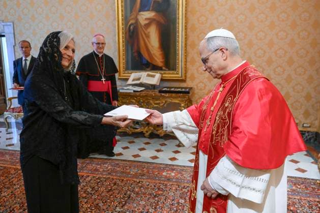 ITALY - POPE LEO XIV RECEOVE THE CREDENTIALS OF HER EXCELLEMCYS MS.PATRICIA LEONOR COMANDARI ZANOTTI , AMBASSADOR OF EL SALVADOR DURING A PRIVATE AUDIENCE AT THE VATICAN- 2026 7 1 Italy, Rome, Vatican, 2026 7 1 Papa Leona XIV receives the credentials of Her Excellency Ms. Patricia Leonor Comandari Zanotti, Ambassador of El Salvador during a private audience at the Vatican EDITORIAL USE ONLY - NO BOOKS Copyright: xVATICANxMEDIAx