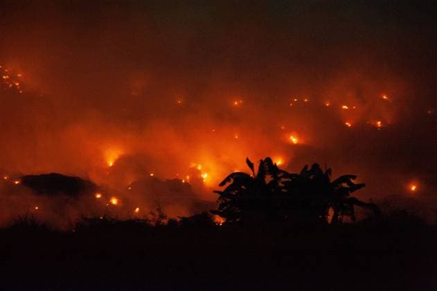Jatiwaringin Landfill fire in Tangerang, Indonesia TANGERANG, INDONESIA - JULY 1, 2026 - Jatiwaringin Landfill fire in Mauk, Tangerang, Indonesia on July 1, 2026. The affected local residents were evacuated to the village hall and immediately underwent health checks by medical personnel. Tangerang Indonesia Copyright: x xGabrixPerboirexWilhelminhoxRinggixSenggax xJNAxPressx