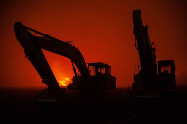 Jatiwaringin Landfill fire in Tangerang, Indonesia TANGERANG, INDONESIA - JULY 1, 2026 - Jatiwaringin Landfill fire in Mauk, Tangerang, Indonesia on July 1, 2026. The affected local residents were evacuated to the village hall and immediately underwent health checks by medical personnel. Tangerang Indonesia Copyright: x xGabrixPerboirexWilhelminhoxRinggixSenggax xJNAxPressx