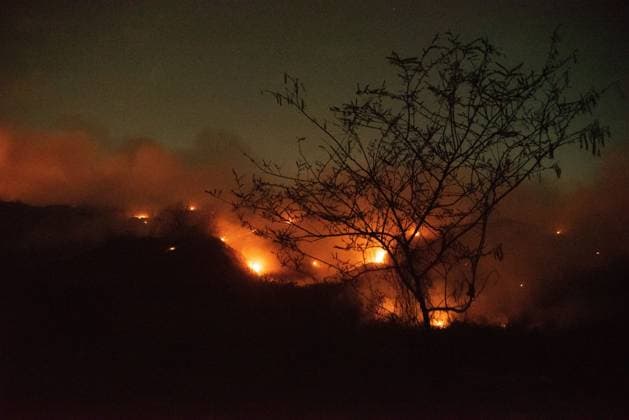 Jatiwaringin Landfill fire in Tangerang, Indonesia TANGERANG, INDONESIA - JULY 1, 2026 - Jatiwaringin Landfill fire in Mauk, Tangerang, Indonesia on July 1, 2026. The affected local residents were evacuated to the village hall and immediately underwent health checks by medical personnel. Tangerang Indonesia Copyright: x xGabrixPerboirexWilhelminhoxRinggixSenggax xJNAxPressx
