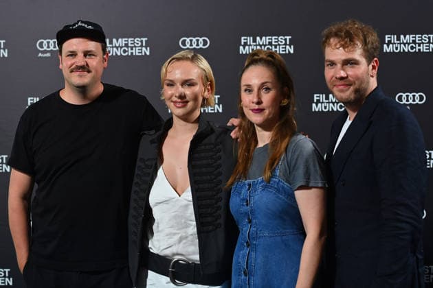 v.li:Frederic LINKEMANN (Schauspieler), Jule HERMANN,Marlene MORREIS (Schauspielerin), Ben MUENCHOW (Schauspieler), Filmpremiere MUENCHEN BEATS Filmfest Muenchen am 01.07.2026. *** From left: Frederic LINKEMANN, actor; Jule HERMANN, Marlene MORREIS, actresses; Ben MUENCHOW, actor; film premiere at the MUENCHEN BEATS Film Festival in Munich on July 1, 2026