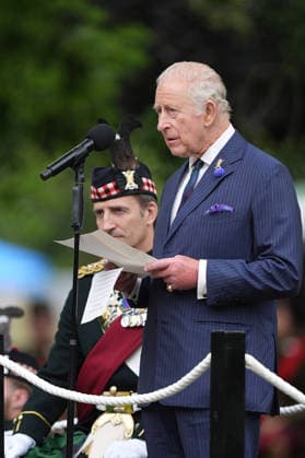 King visits Scotland for Holyrood Week King Charles III, Colonel-in-Chief of the Royal Regiment of Scotland, speaks after unveiling a statue to mark the regiment s 20th anniversary, at West Princes Street Gardens in Edinburgh, as part of his visit to Scotland for Holyrood Week. Picture date: Wednesday July 1, 2026., Credit:Aaron Chown PA ROTA - B68 Avalon UK, Edinburgh  Copyright: xAaronxChownx xPAxROTAx-xB68x xAvalonx 1113790912