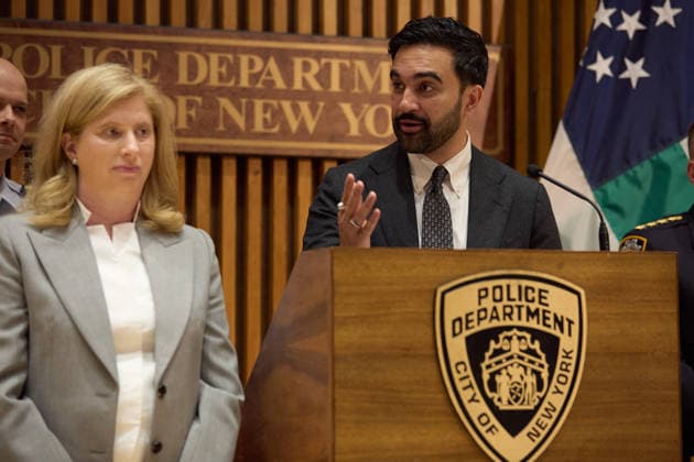 July 1, 2026, New York, New York, USA: New York City Mayor Zohran Mamdani takes questions from the press as NYPD Commissioner Jessica Tisch listens during a security briefing ahead of Sail 250 and Fourth of July events in New York City, U.S., July 1, 2026. New York USA - ZUMAs237 20260701_aap_s237_017 Copyright: xMarkxJ.xSullivanx