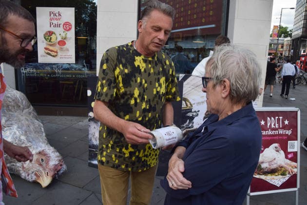 July 1, 2026, Ascot, England, United Kingdom: Naturalist and TV presenter CHRIS PACKHAM speaks to members of the public outside Pret in Waterloo during a protest urging the public to skip the fast food chain until they stop selling meat from Frankenchickens. Frankenchickens are chickens bred to grow artificially fast, and campaigners say they suffer far more than regular chickens. Ascot United Kingdom - ZUMAv130 20260701_zip_v130_032 Copyright: xVukxValcicx