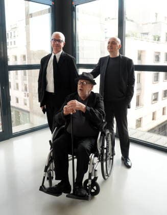 IPA86285073 - Milan, July 1, 2026: Opening of Joseph Kosuth’s permanent installation *Vedere le cose* at the Museo del Novecento. Pictured: Gianfranco Maraniello, Joseph Kosuth, and Vincenzo Trione  Copyright: xDuilioxPiaggesix xDuilioxPiaggesix 86285073