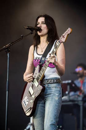 Wolf Alice live at Roskilde Festival 2026 Roskilde, Denmark. 01st, July 2026. The British alternative rock band Wolf Alice performs a live concert during the Danish music festival Roskilde Festival 2026 in Roskilde. Here singer and musician Ellie Rowsell is seen live on stage. Denmark, Roskilde  Copyright: xGonzalesxPhoto LassexLagonix