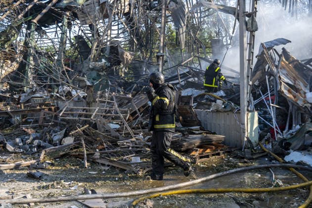 Aftermath of a Russian attack in Kharkiv KHARKIV, UKRAINE - JULY 1: Firefighters respond to the area after seven Russian guided bombs struck several districts on the afternoon in Kharkiv, Ukraine, on July 1, 2026. The attacks damaged private residential buildings, a warehouse, and the University Hospital of Kharkiv National Medical University. A 15-year-old boy lost his life, as 30 people, including three children, were injured, with 10 of the victims hospitalized. Serhii Masin Anadolu Kharkiv Ukraine. Editorial use only. Please get in touch for any other usage.  Copyright: x2026xAnadoluxSerhiixMasinx