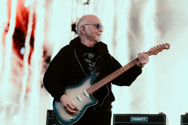 The Cure live at Roskilde Festival 2026 Roskilde, Denmark. 01st, July 2026. The English rock band The Cure performs a live concert during the Danish music festival Roskilde Festival 2026 in Roskilde. Here guitarist Reeves Gabrels is seen live on stage. Denmark, Roskilde  Copyright: xGonzalesxPhoto MathiasxKristensenx