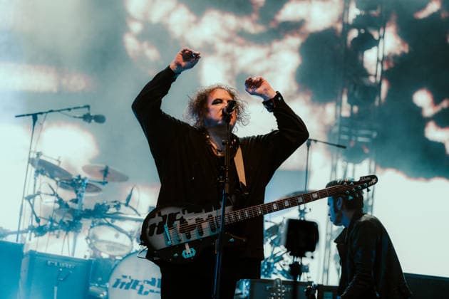 The Cure live at Roskilde Festival 2026 Roskilde, Denmark. 01st, July 2026. The English rock band The Cure performs a live concert during the Danish music festival Roskilde Festival 2026 in Roskilde. Here singer, songwriter and musician Robert Smith is seen live on stage. Denmark, Roskilde  Copyright: xGonzalesxPhoto MathiasxKristensenx