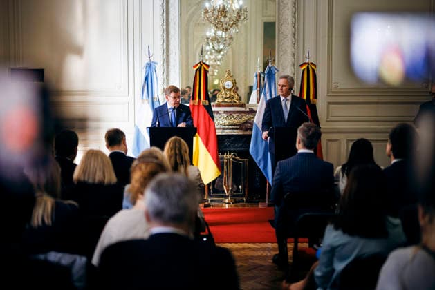 Johann Wadephul (CDU), Bundesaussenminister, trifft Pablo Quirno, Aussenminister von Argentinien, zu einem Gespraech in Buenos Aires, 01.07.2026. Fotografiert im Auftrag des Auswaertigen Amtes (AA) Buenos Aires Argentinien *** Johann Wadephul (CDU), Federal Foreign Minister, meets with Pablo Quirno, Foreign Minister of Argentina, for talks in Buenos Aires, July 1, 2026. Photographed on behalf of the Federal Foreign Office (AA) in Buenos Aires, Argentina. Copyright: xFelixxZahnx