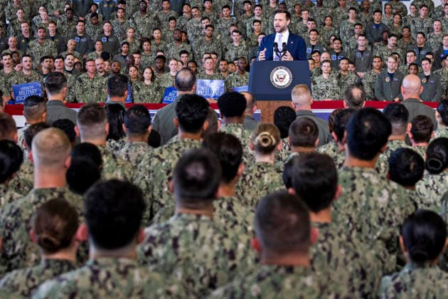 News Themen der Woche KW27 July 1, 2026, Virginia Beach, Virginia: Vice President JD Vance speaks at NAS Oceana in Virginia Beach, Va., on July 1, 2026. Virginia Beach - ZUMAm67_ 20260701_zaf_m67_002 Copyright: xPeterxCaseyx